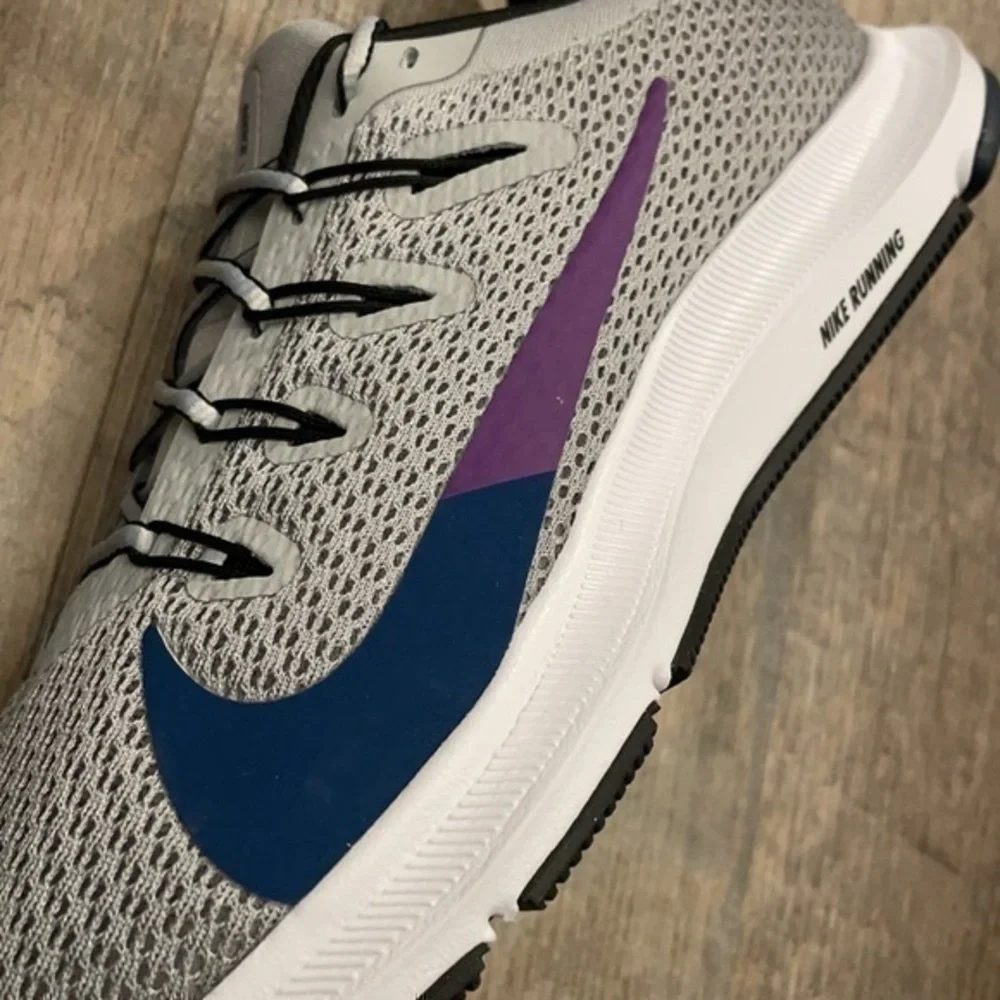 Nike quest 2 Lt smoke grey/valerian blue stripe running sneakers size 7.5 - Picture 2 of 12